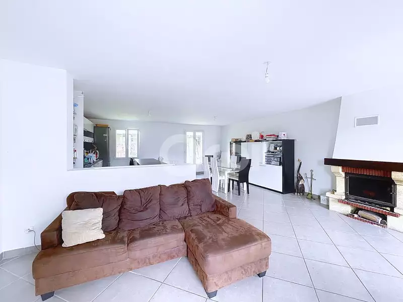Maison, 166 m²