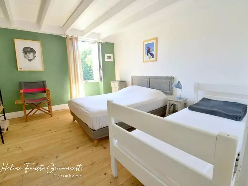 Maison, 235 m²