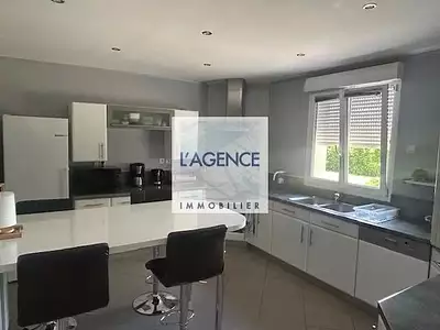 Maison, 218 m²