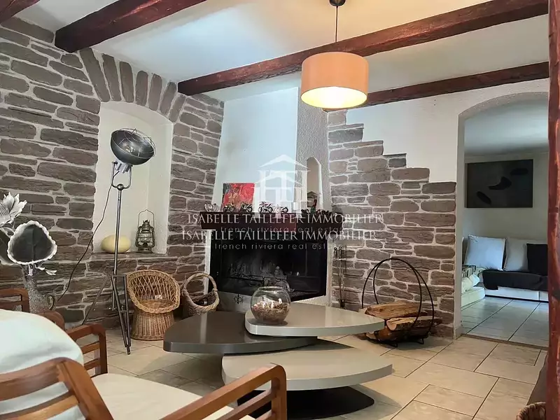 Maison, 196 m²