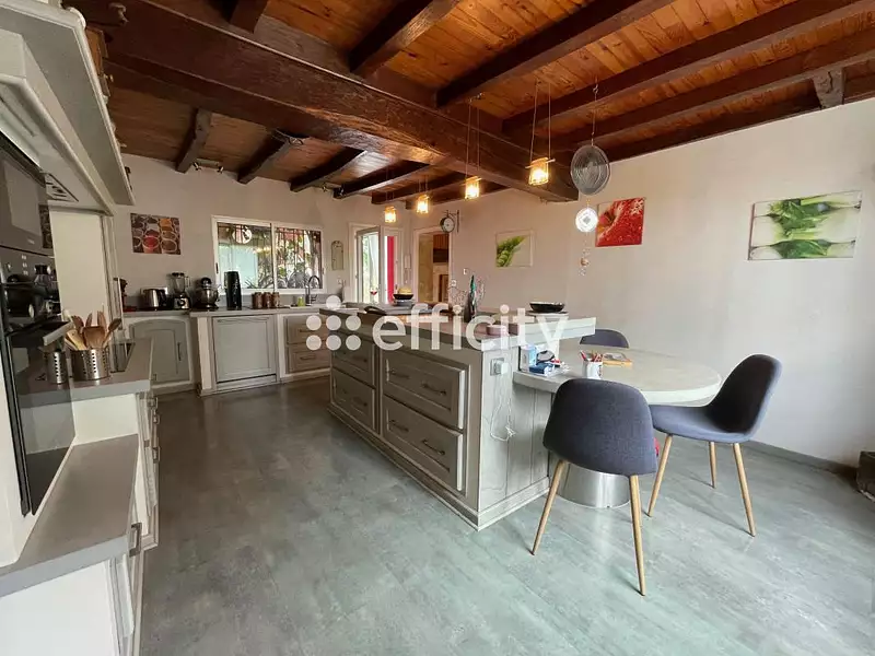 Maison, 238 m²