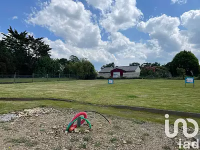 Terrain, 700 m²