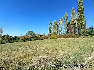 Terrain, 1 647 m²