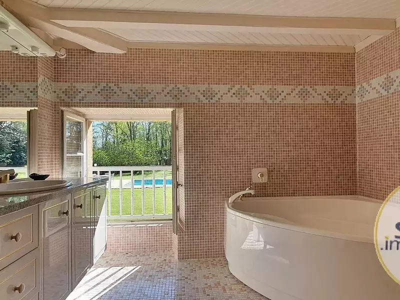 Maison, 307 m²