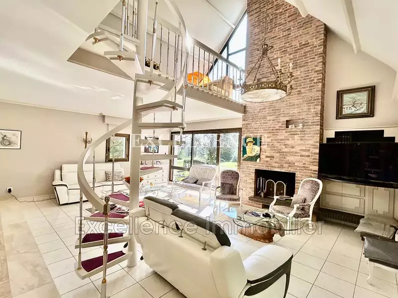 Maison, 320 m²