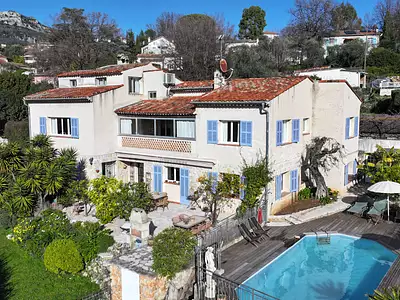Maison, 323,31 m²