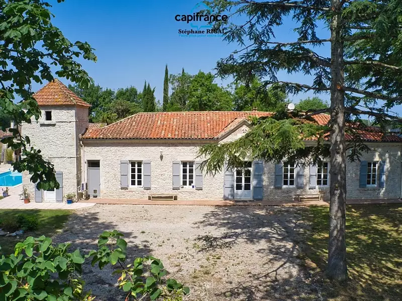 Maison, 210 m²