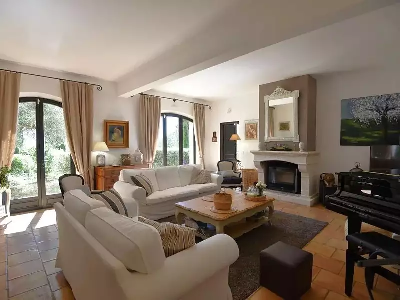 Maison, 196 m²