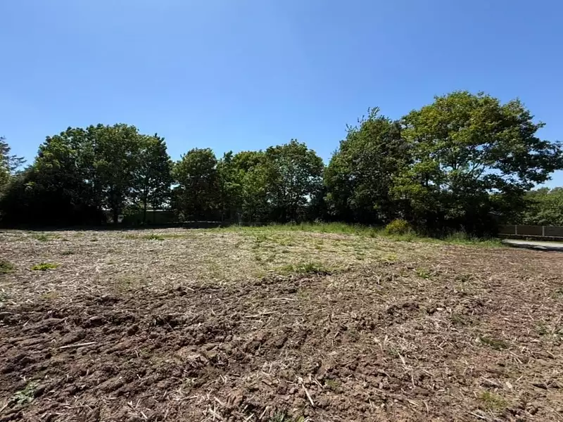 Terrain, 1 075 m²