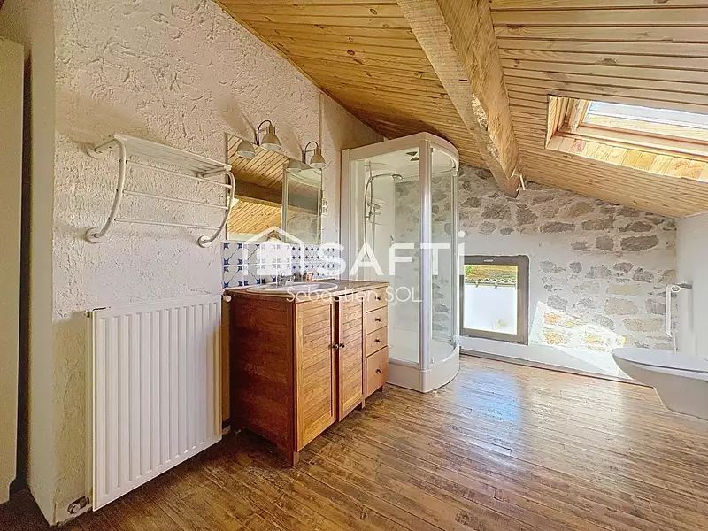 Maison, 220 m²