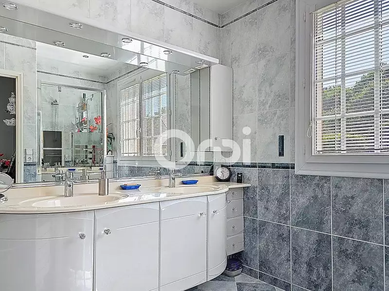 Maison, 174 m²
