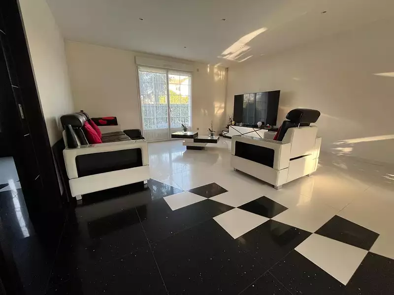 Maison, 340 m²