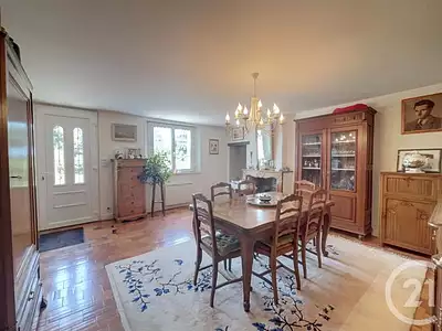 Maison, 255,6 m²