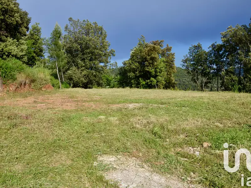 Terrain, 1 300 m²