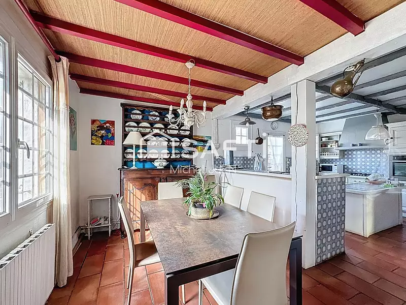 Maison, 232 m²