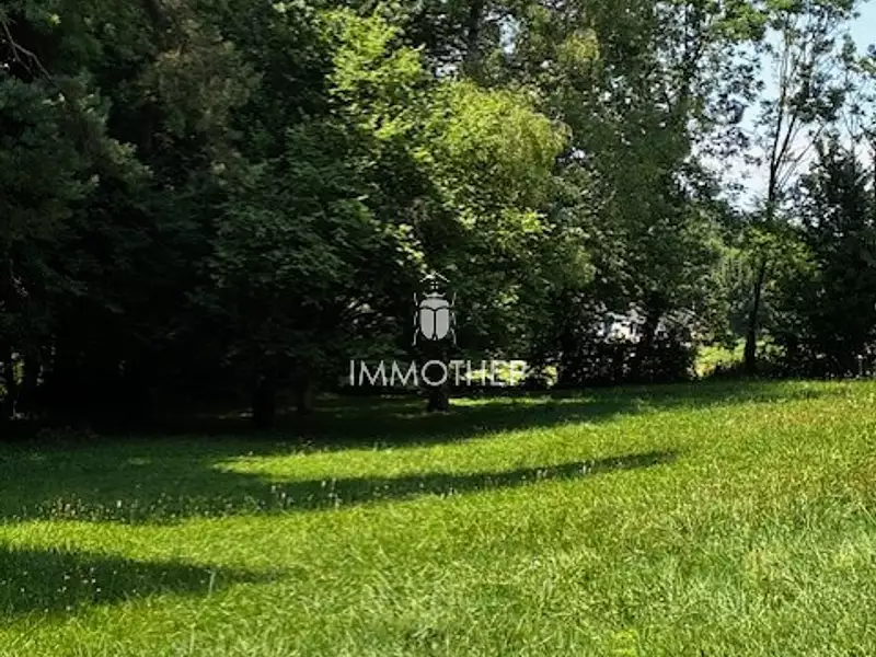 Terrain, 2 100 m²