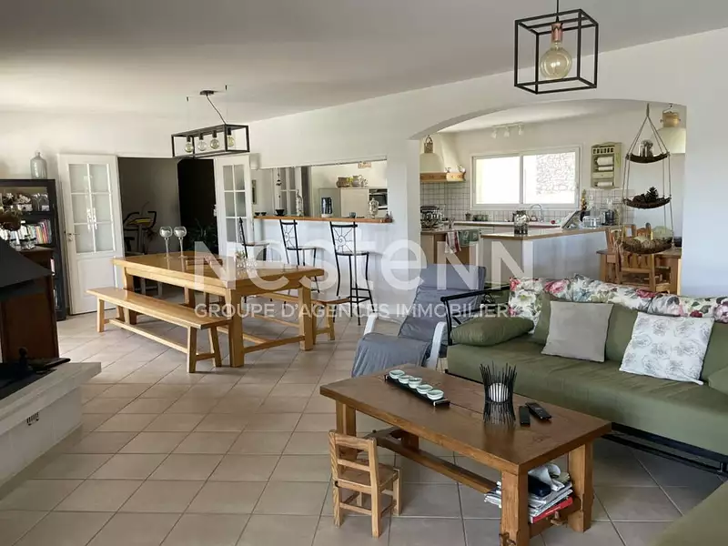 Maison, 176 m²