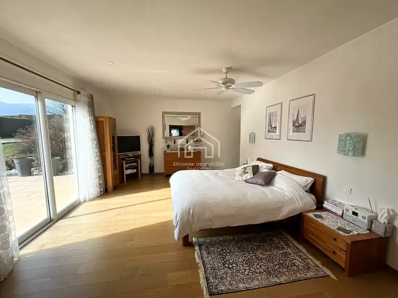 Maison, 196 m²