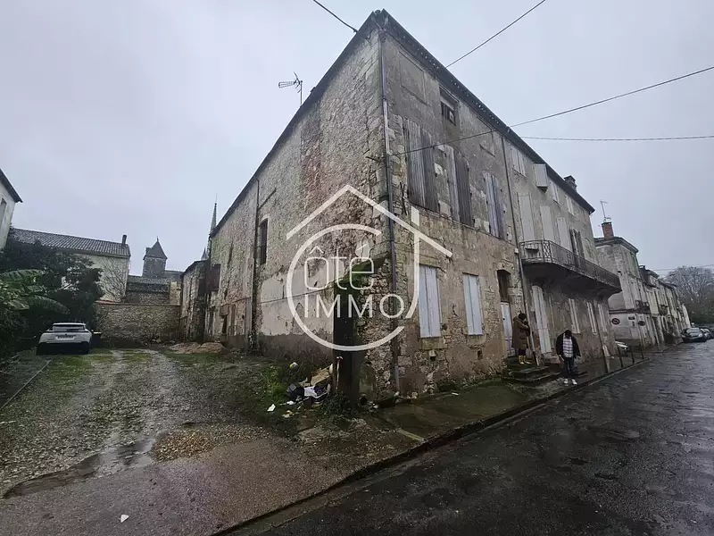 Immeuble, 618,77 m²