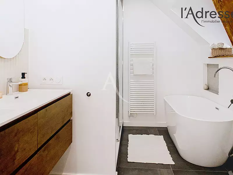 Maison, 325 m²