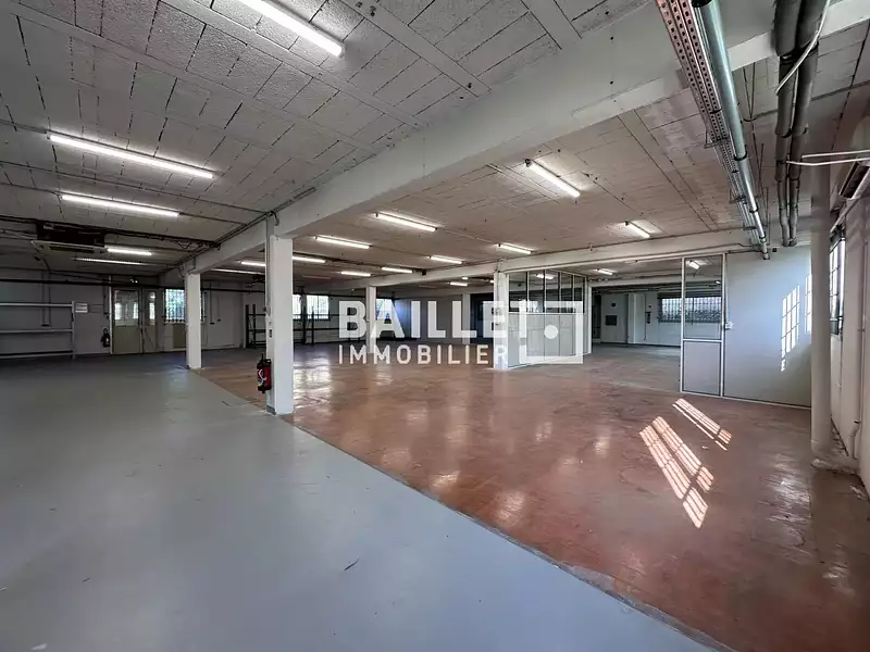 Divers, 635 m²