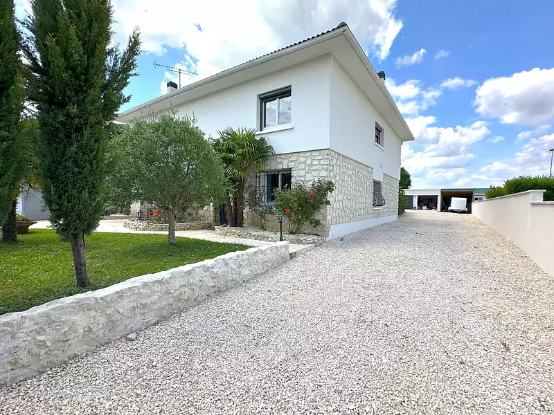 Maison, 221 m²