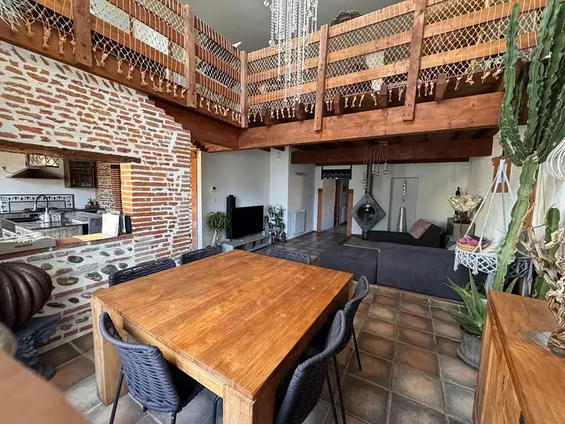 Maison, 240 m²