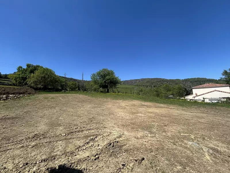 Terrain, 1 104 m²