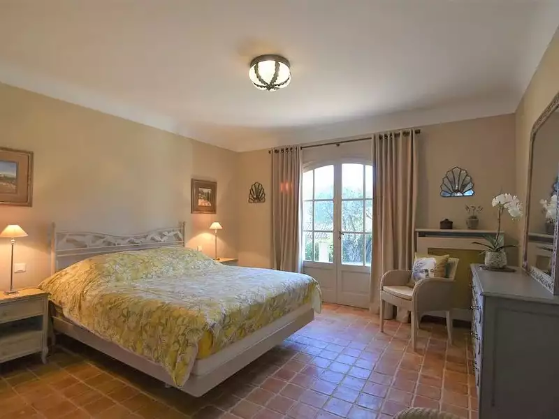 Maison, 240 m²