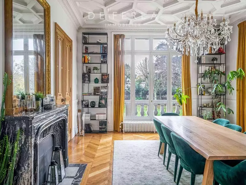 Maison, 826 m²
