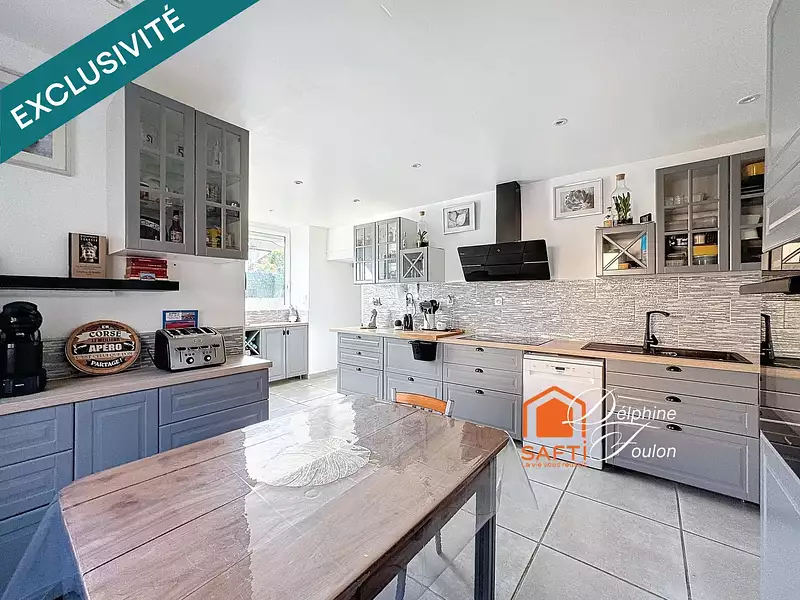 Maison, 145 m²