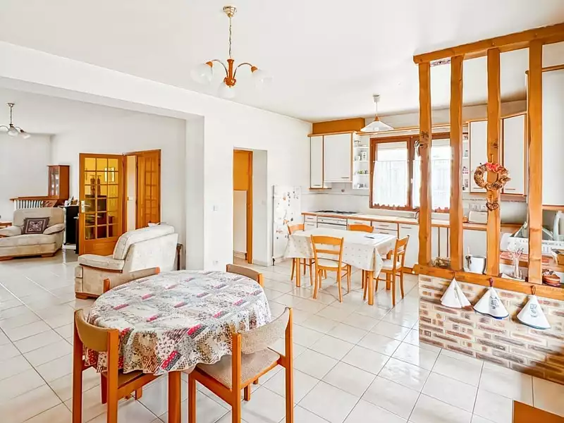 Maison, 185 m²