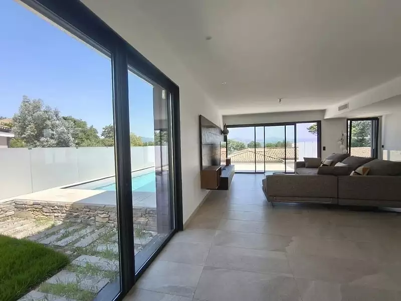 Maison, 242,28 m²