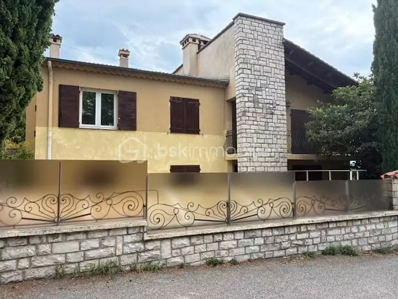 Maison, 210 m²