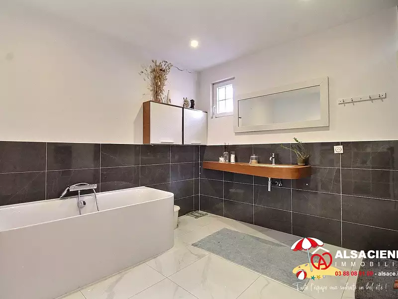 Maison, 167 m²