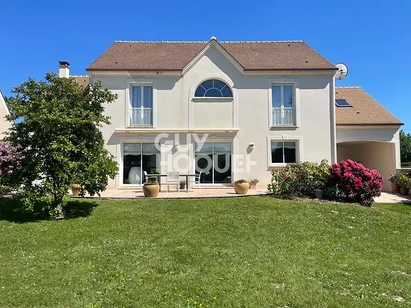Maison, 230 m²