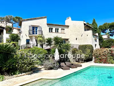 Maison, 240 m²