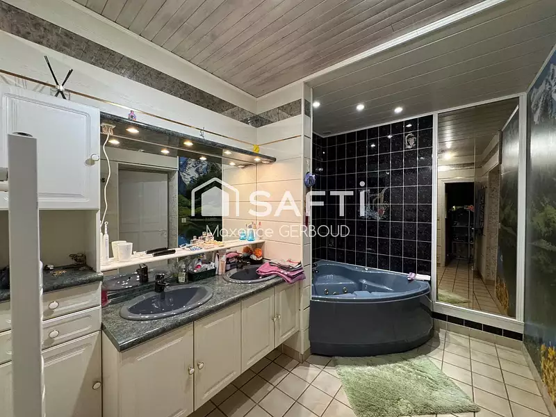 Maison, 184 m²