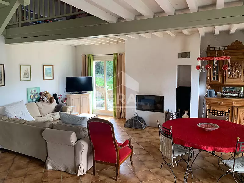 Maison, 240 m²
