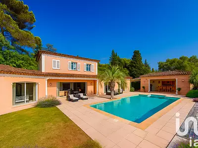 Maison, 320 m²