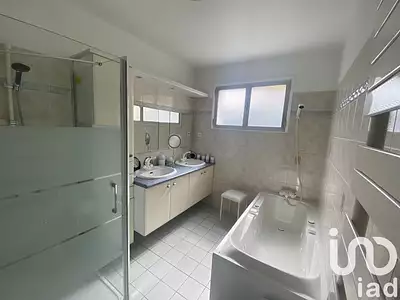 Maison, 215 m²