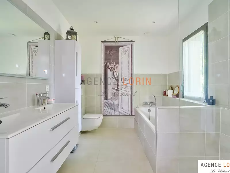 Maison, 270 m²