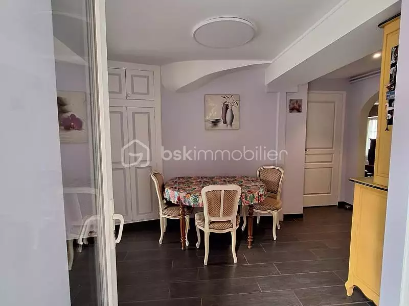 Maison, 186 m²
