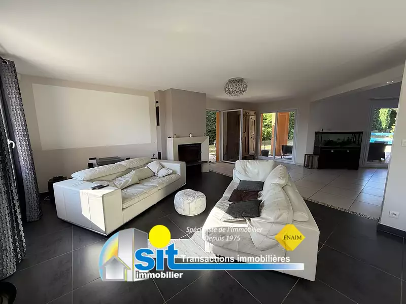 Maison, 300 m²