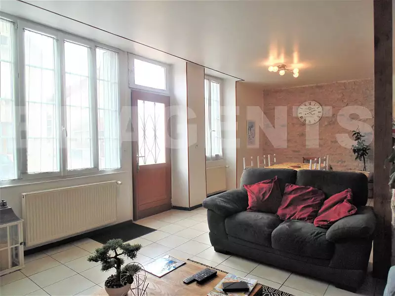 Maison, 240 m²