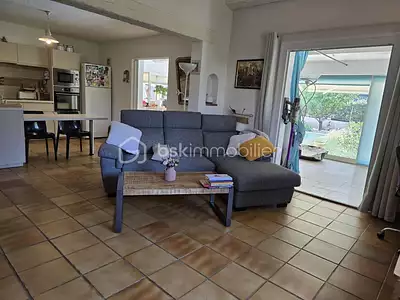 Maison, 300 m²