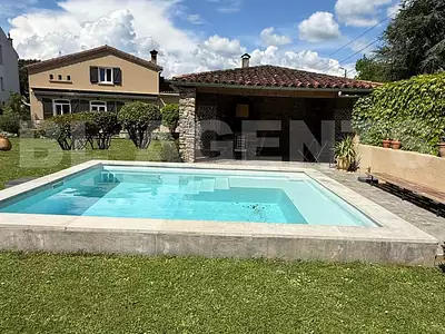 Maison, 260 m²