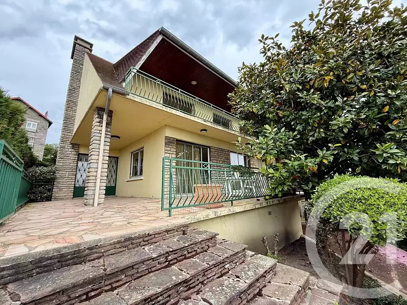 Maison, 215 m²