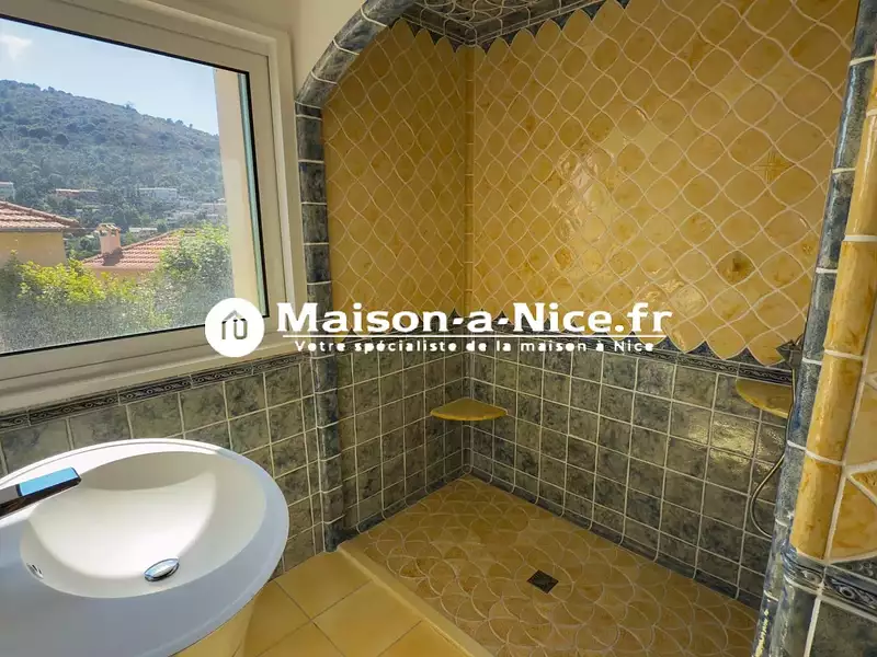 Maison, 333,07 m²
