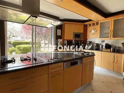 Maison, 220 m²